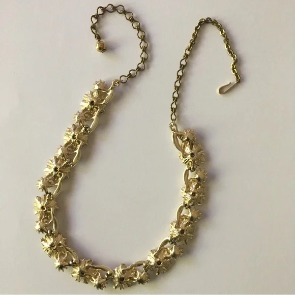 VTG 🌼 Golden Curated Trio jewelry set - Picture 7 of 16